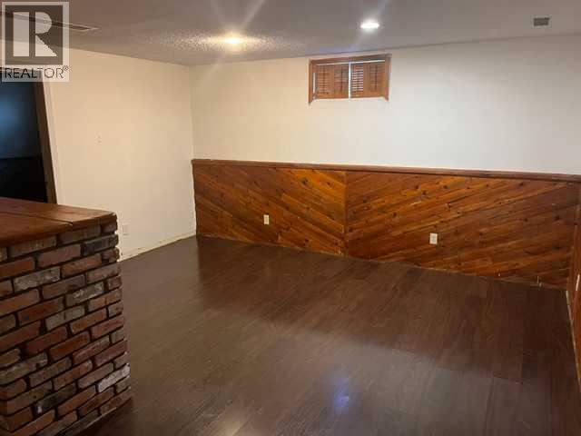 9 Sheridan Road W Property Photo 8
