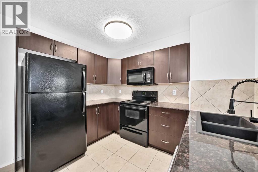 60 Panatella Street Northwest Property Photo 2