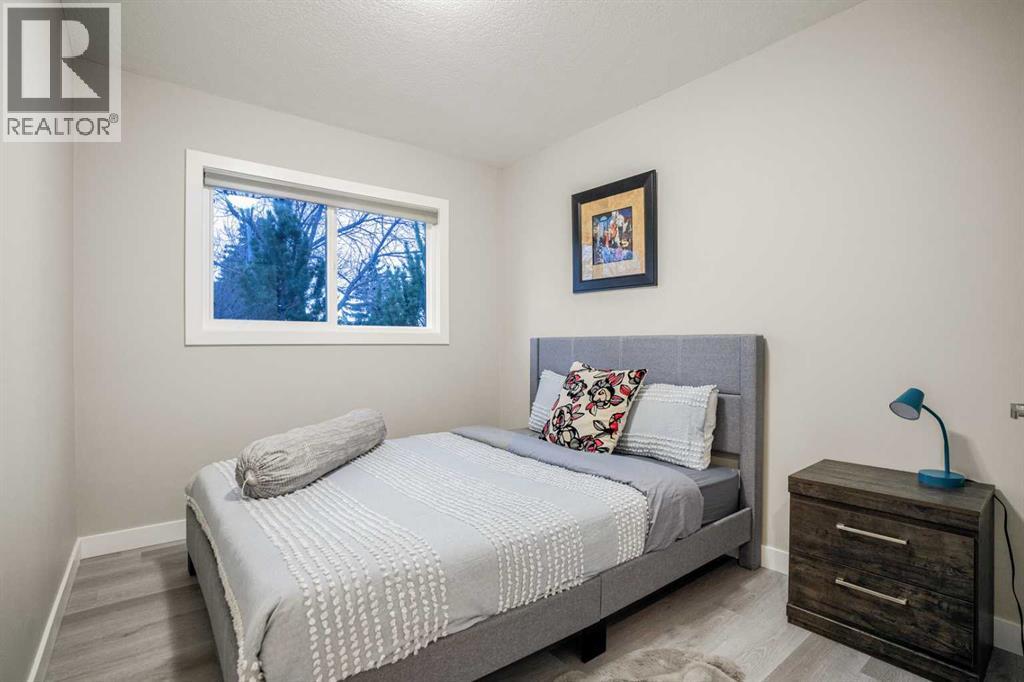 471 Northmount Drive Nw Property Photo 8