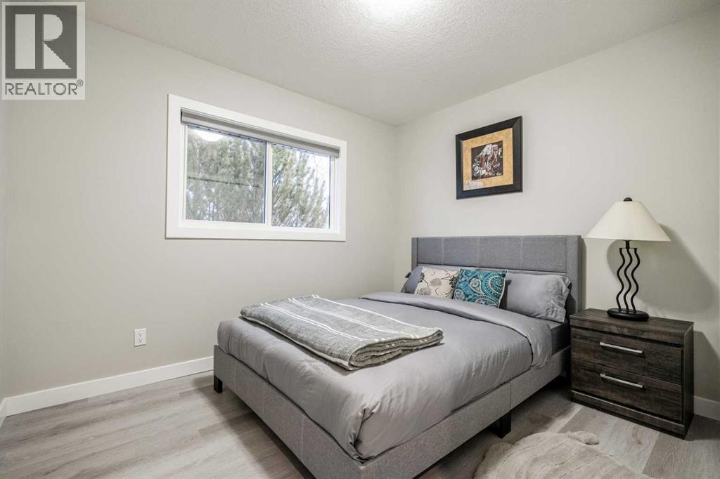 471 Northmount Drive Nw Property Photo 10