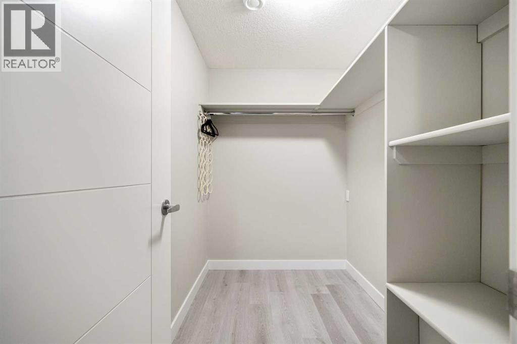 471 Northmount Drive Nw Property Photo 20