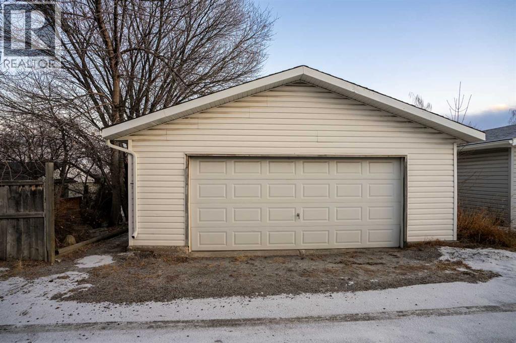 471 Northmount Drive Nw Property Photo 23