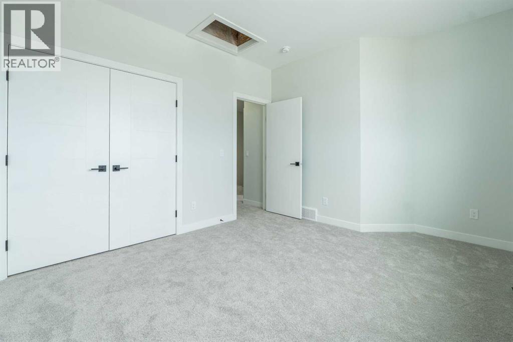 49 Lowden Close Property Photo 26