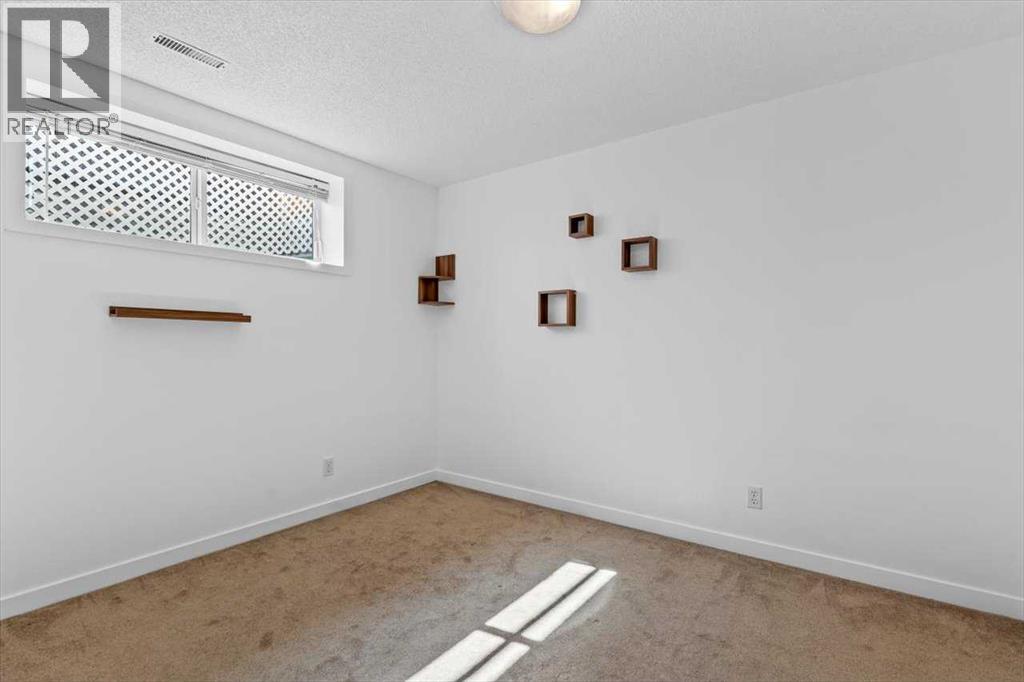 57 Everwillow Boulevard Sw Property Photo 34