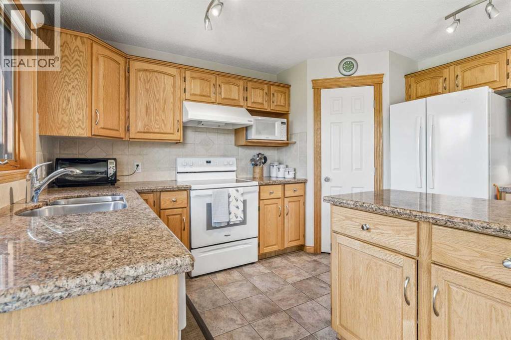 127 Edgeridge Close Nw Property Photo 17