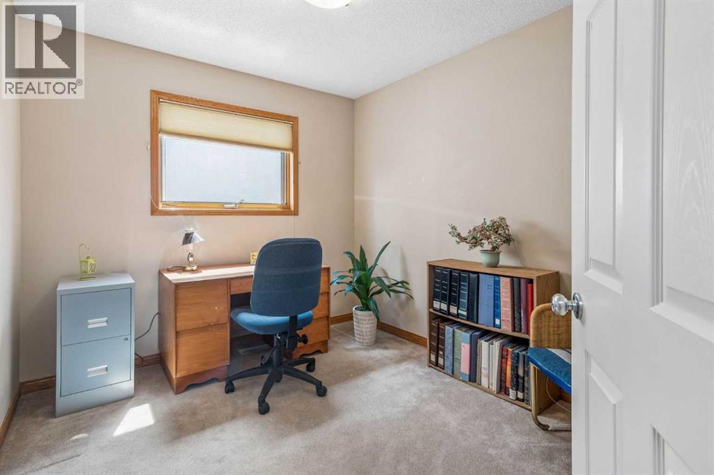 127 Edgeridge Close Nw Property Photo 18