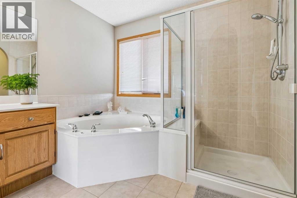 127 Edgeridge Close Nw Property Photo 25