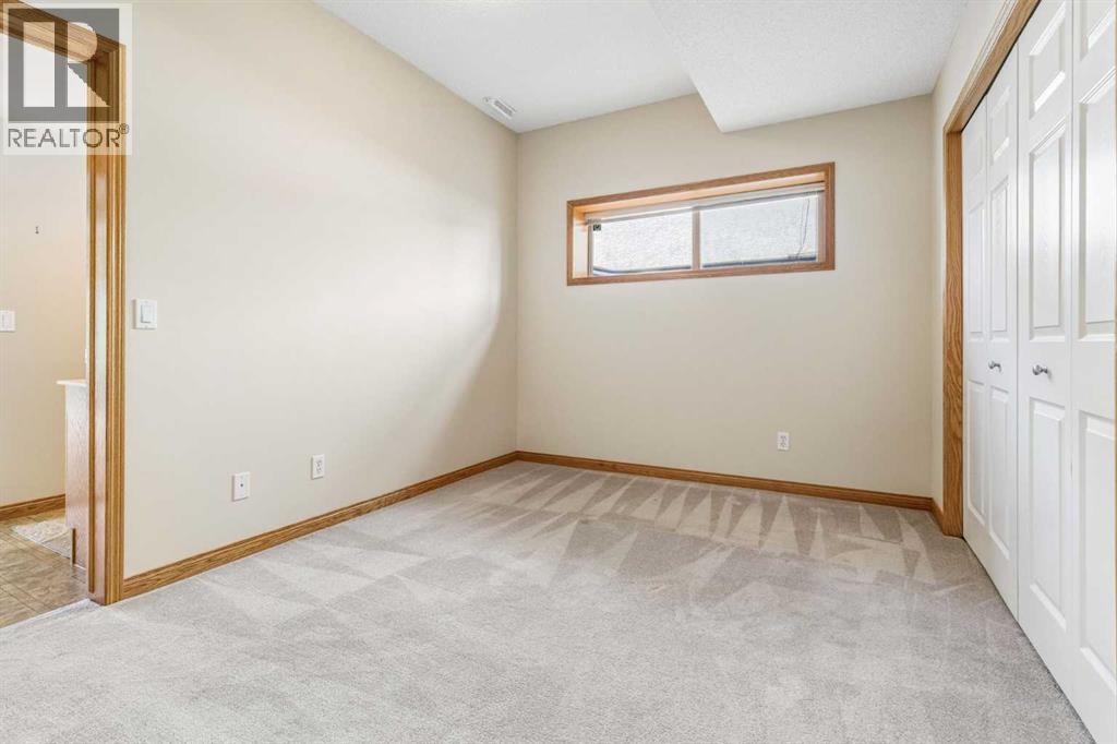 127 Edgeridge Close Nw Property Photo 31