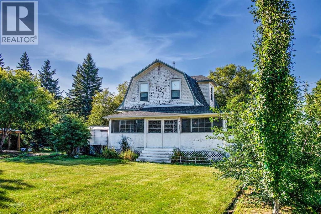 5217 54 Avenue Property Photo 1