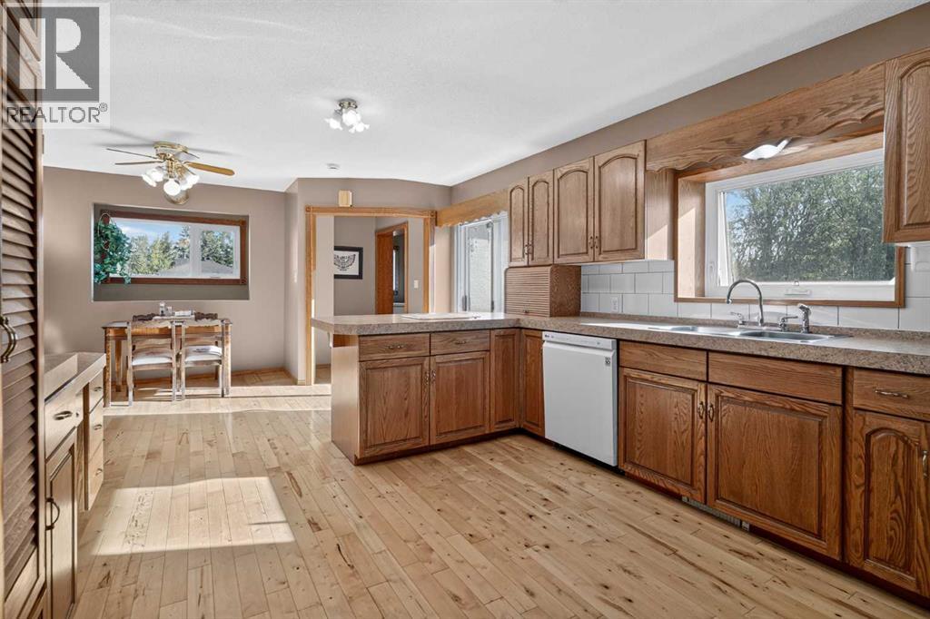 8 Whitney Street Ne Property Photo 17