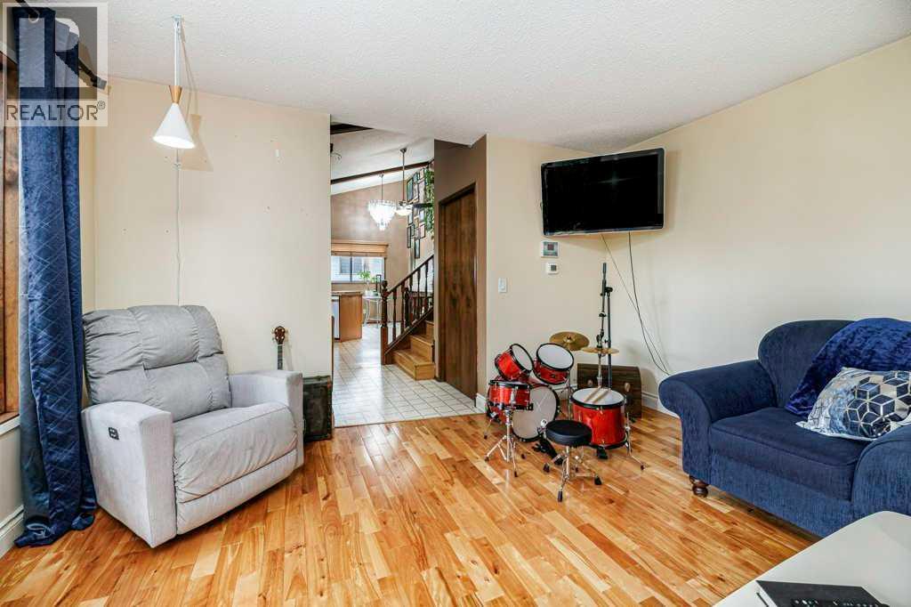 25 Valley Crescent Property Photo 12