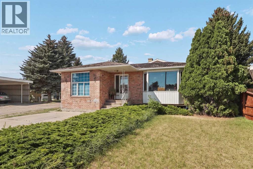 1305 18 Avenue S Property Photo 1