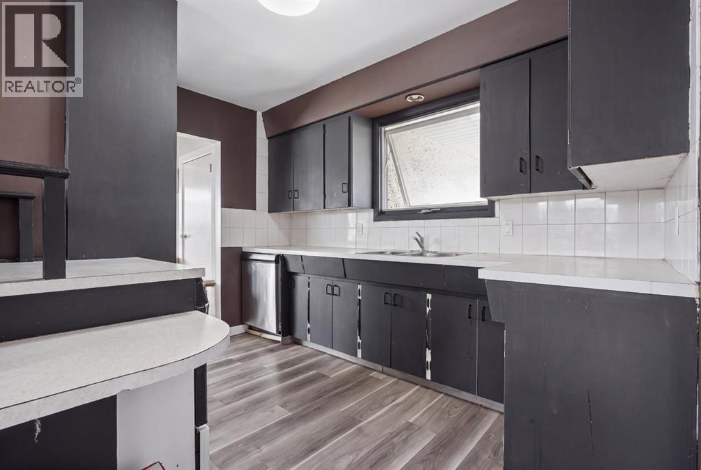 1305 18 Avenue S Property Photo 9