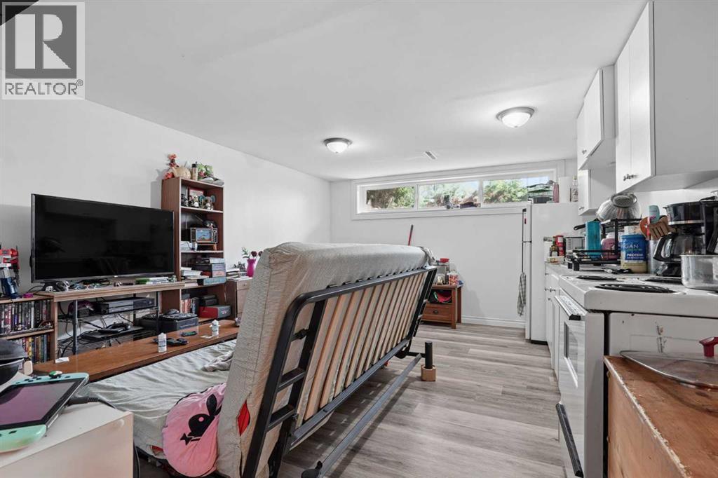 1305 18 Avenue S Property Photo 13