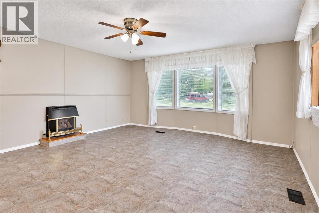 2300 13 Street North Property Photo 3