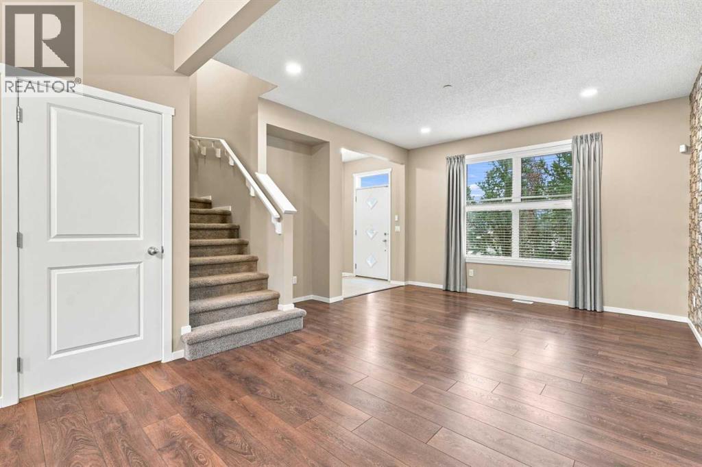 146 Livingston Avenue Ne Property Photo 3