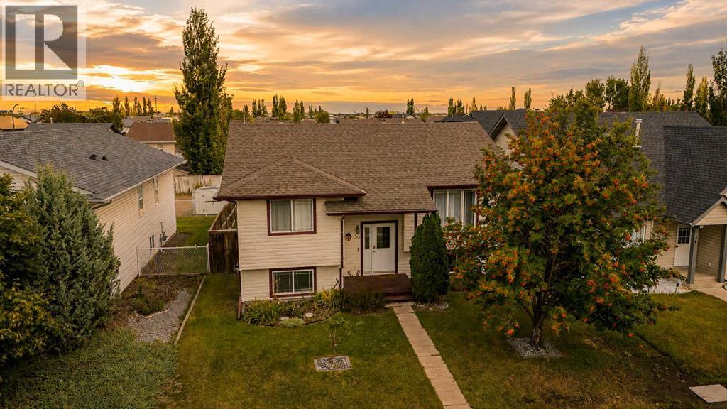 30 Kirkland Close Property Photo 1