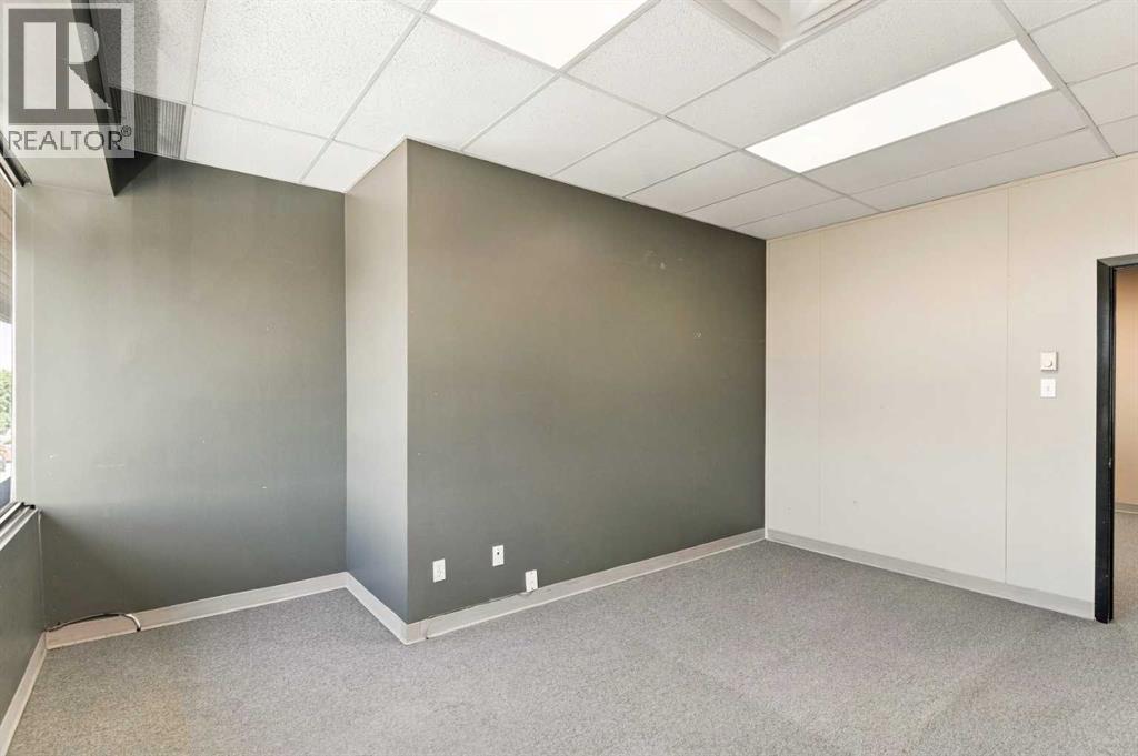 2616 16 Street Northeast Property Photo 6