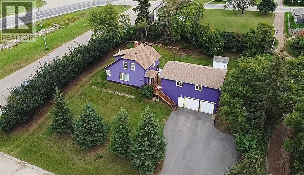 4310 50 Avenue Property Photo 2