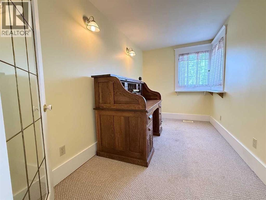 4310 50 Avenue Property Photo 13