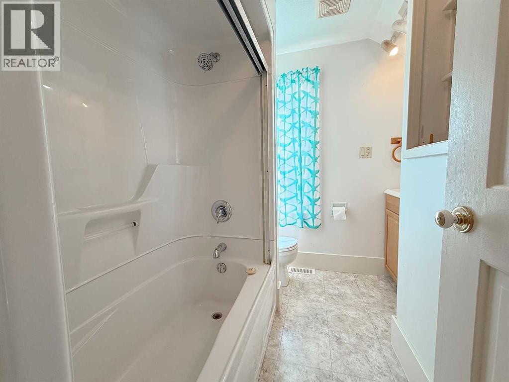 4310 50 Avenue Property Photo 18
