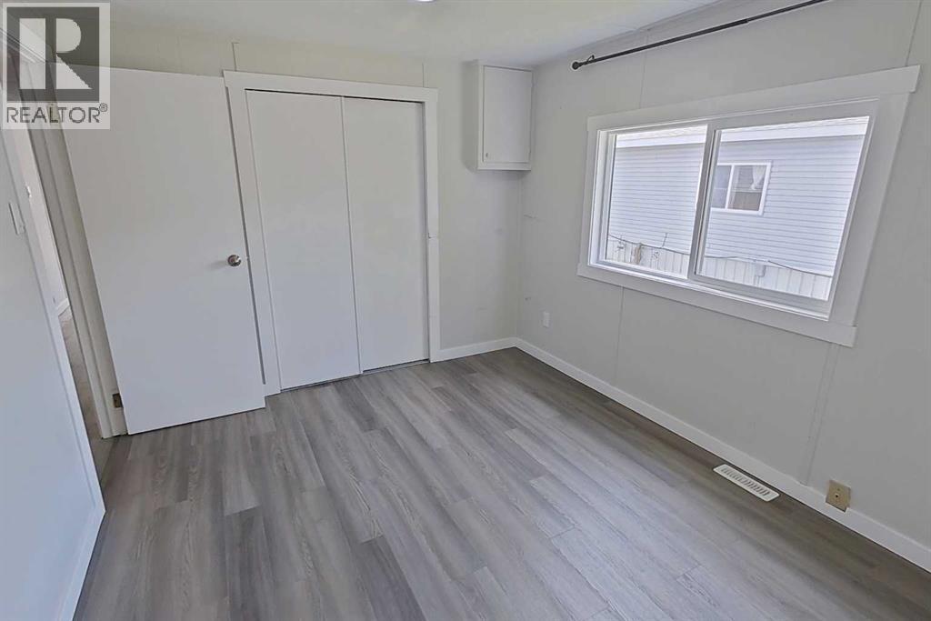 5344 76 Street Property Photo 6