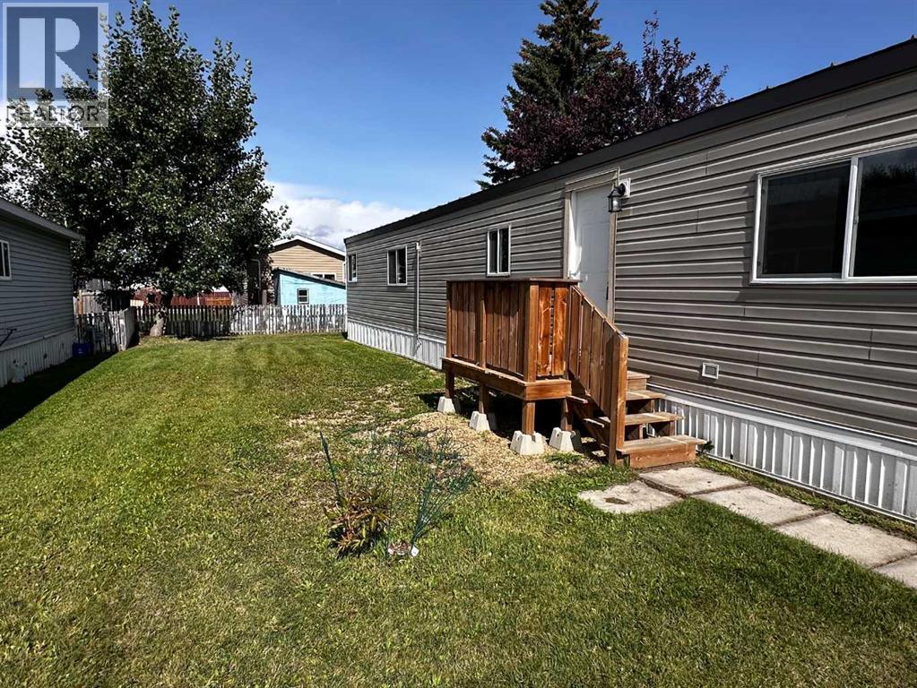5344 76 Street Property Photo 10
