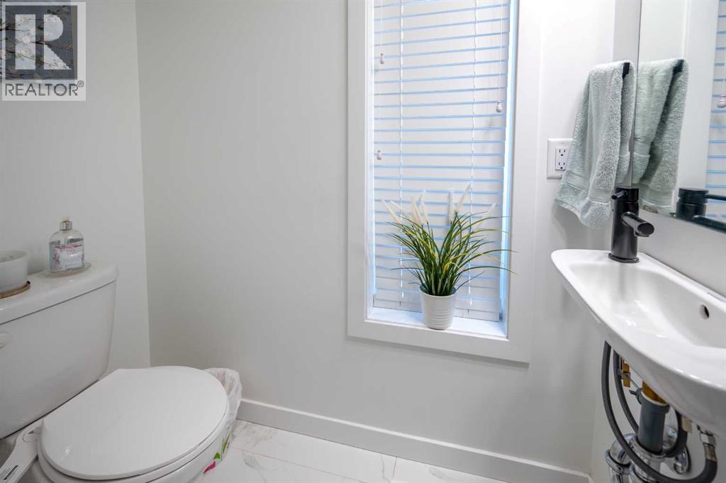 176 Walgrove Common Se Property Photo 13