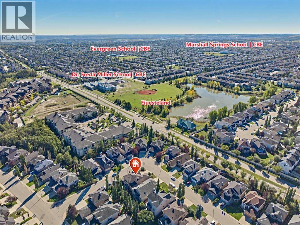 32 Evercreek Bluffs Crescent Sw Property Photo 3
