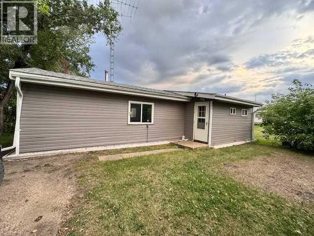 303 2nd Avenue W Property Photo 1