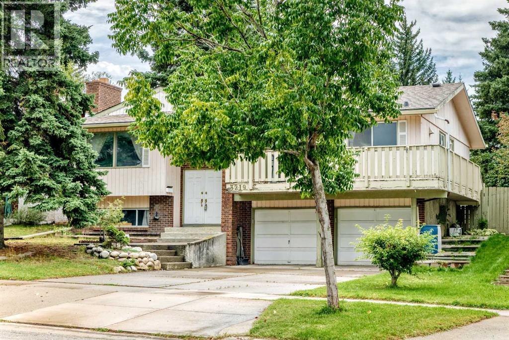 3219 Palliser Drive Sw Property Photo 3