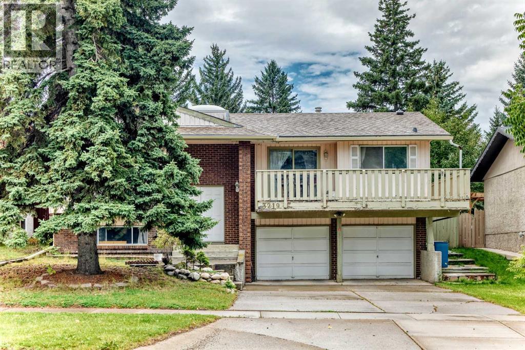 3219 Palliser Drive Sw Property Photo 4
