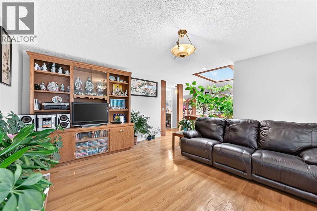 3219 Palliser Drive Sw Property Photo 8