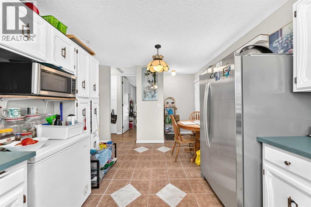 3219 Palliser Drive Sw Property Photo 13