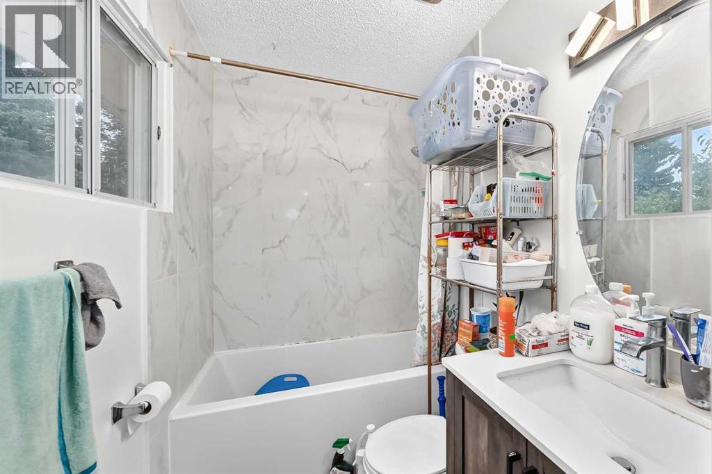 3219 Palliser Drive Sw Property Photo 16