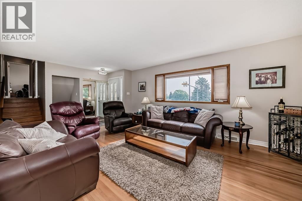 7827 Fairmount Drive Se Property Photo 3