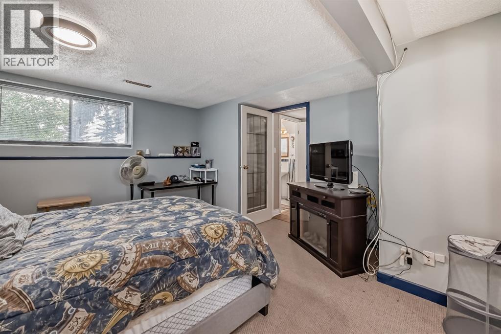 7827 Fairmount Drive Se Property Photo 20