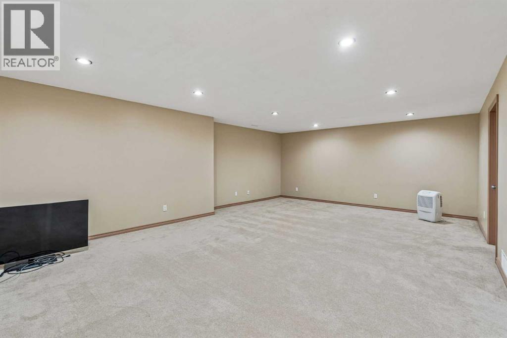 202 Royal Birch Heath Nw Property Photo 27