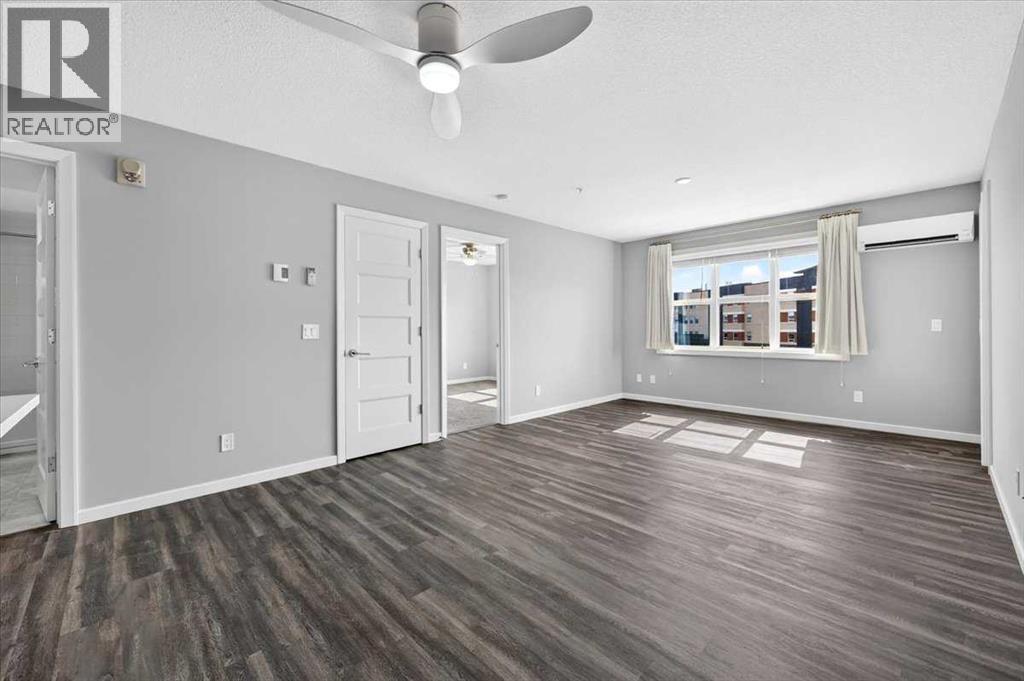 10 Market Boulevard Southeast Property Photo 4