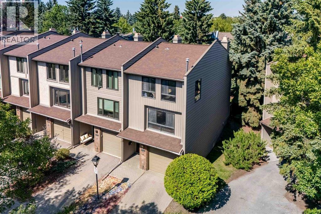 22 Point Mckay Court Nw Property Photo 1
