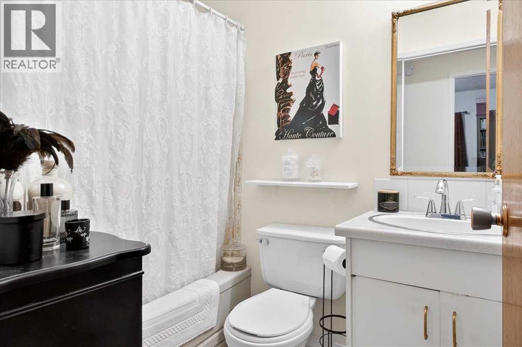 916 3 Avenue Northwest Property Photo 16