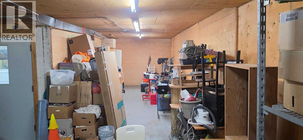 5011 49 Street Property Photo 12
