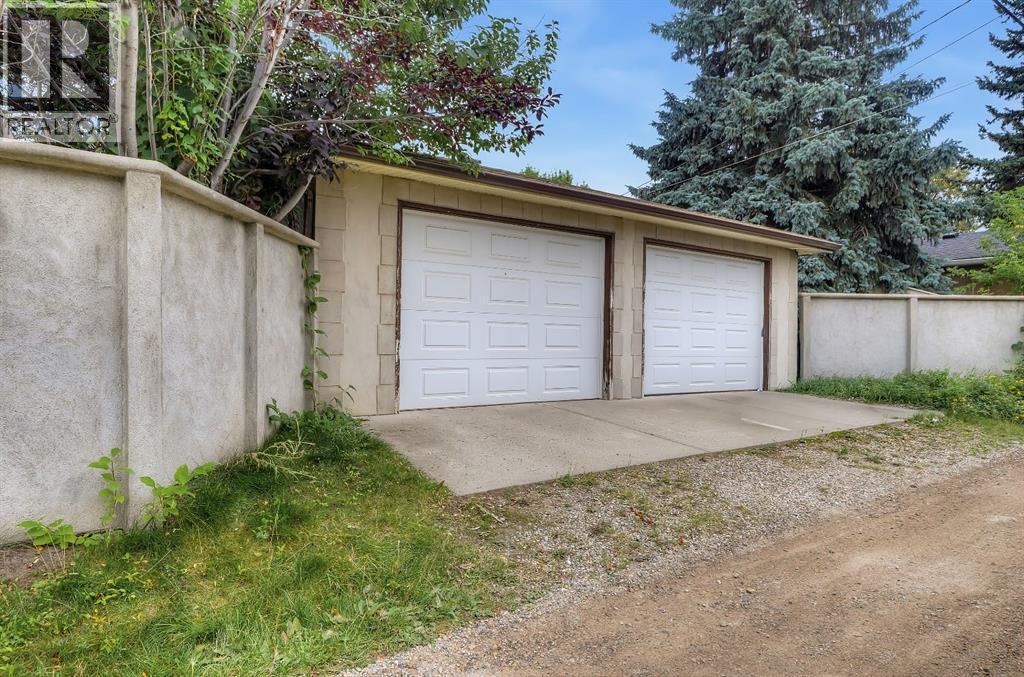 3304 36 Avenue Sw Property Photo 7