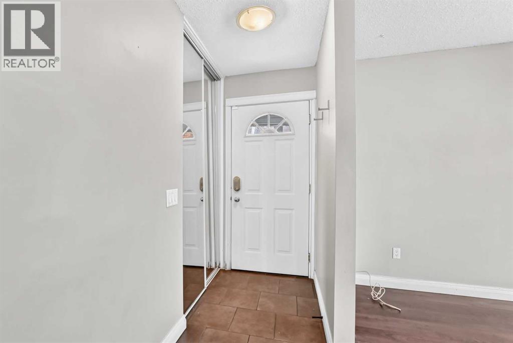 512 Malvern Drive Ne Property Photo 3