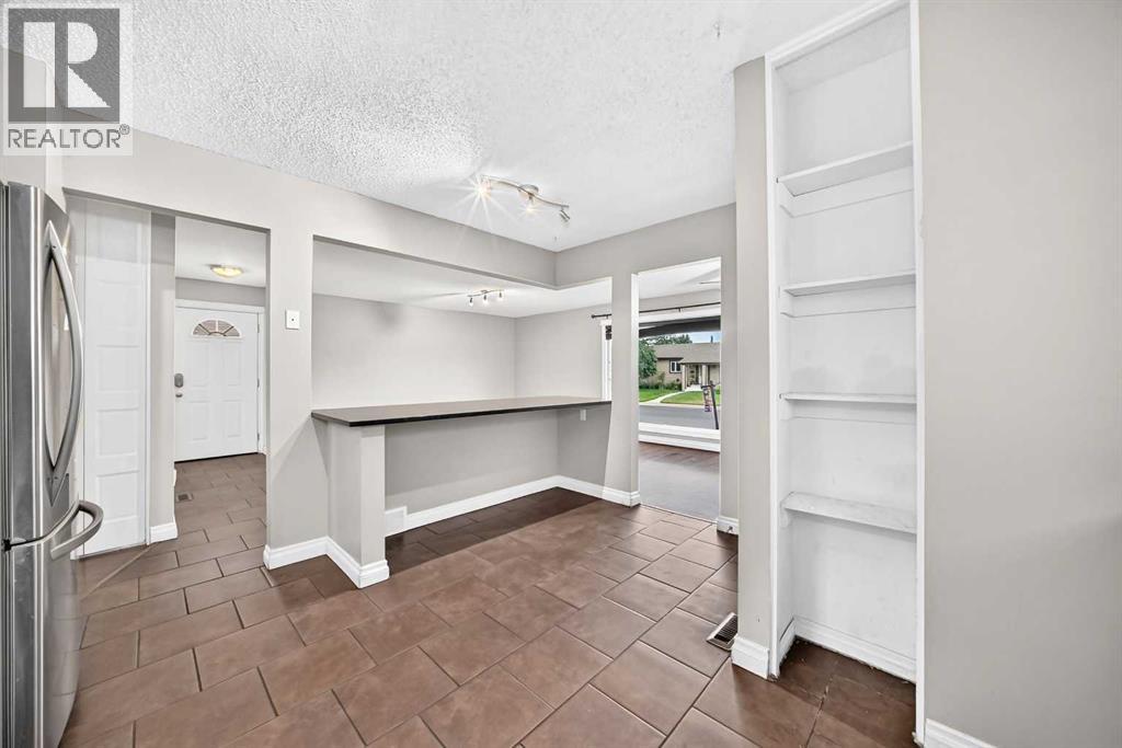 512 Malvern Drive Ne Property Photo 7