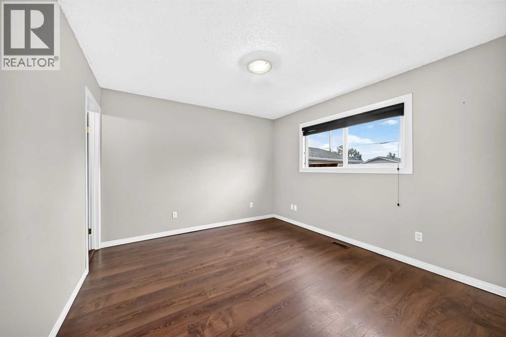 512 Malvern Drive Ne Property Photo 17