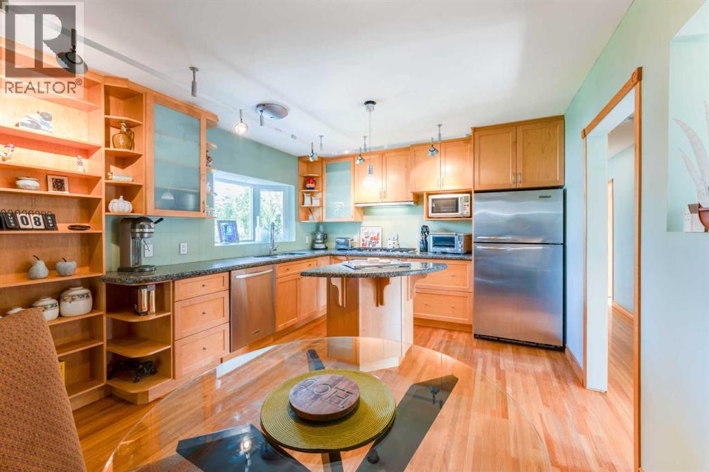 52 Windermere Road Sw Property Photo 8