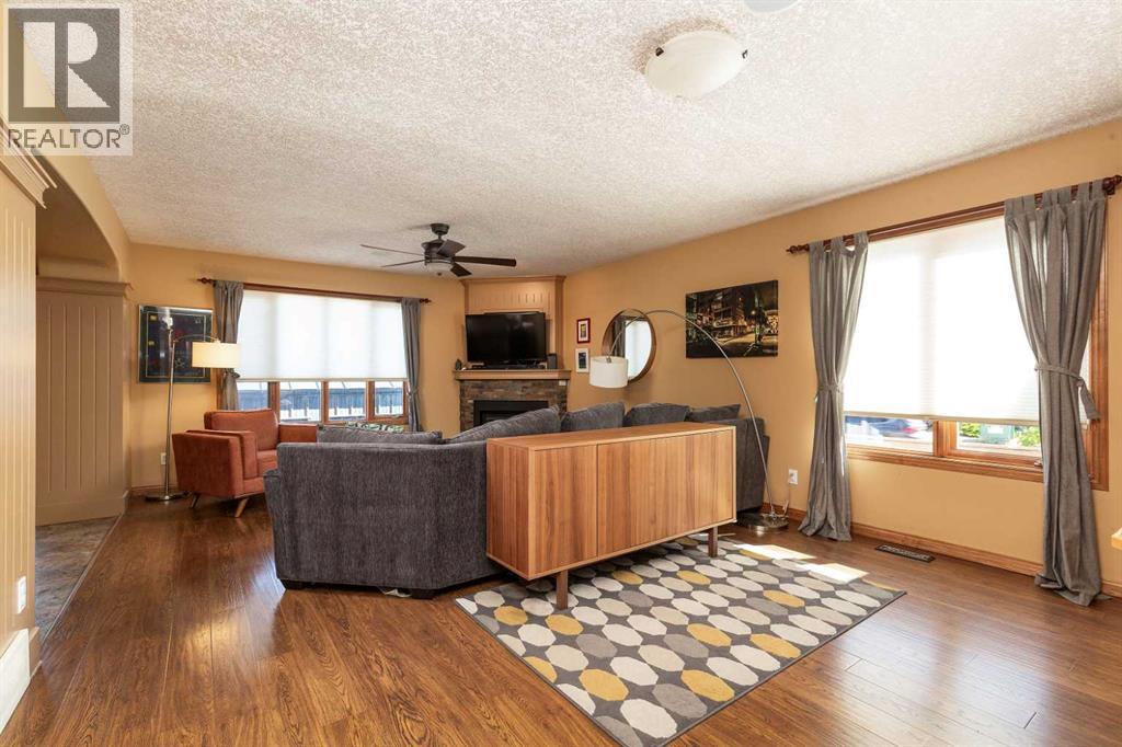 151 Riverdale Terrace W Property Photo 6