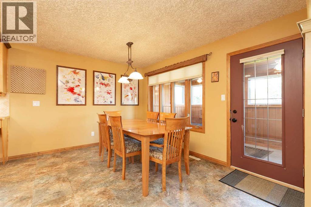151 Riverdale Terrace W Property Photo 9