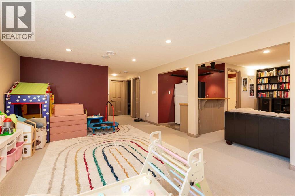 151 Riverdale Terrace W Property Photo 28